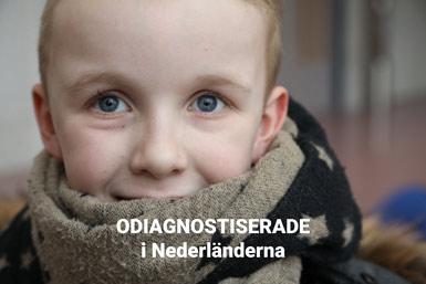 Pojke med texten Odiagnostiserade i Nederländerna