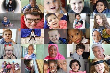 Collage med fotografier på 25 barn i olika åldrar